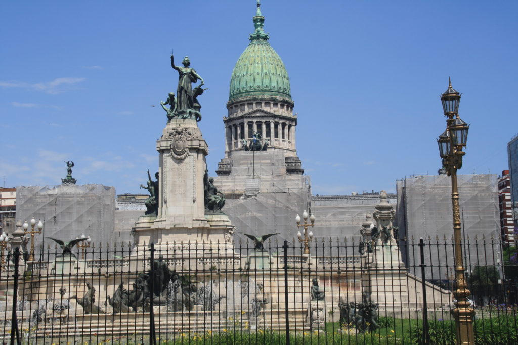 Palacio del Congreso en Monumento a los Dos Congresos in Buenos Aires